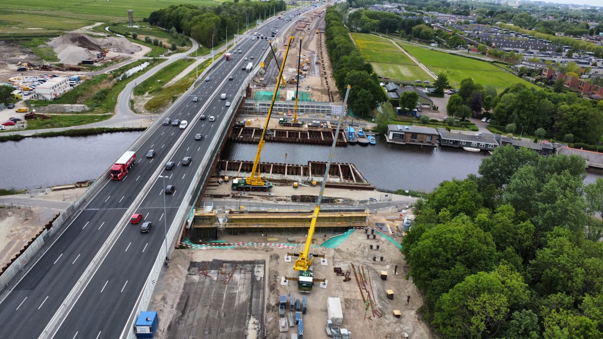 Saan kranen bij snelweg A9